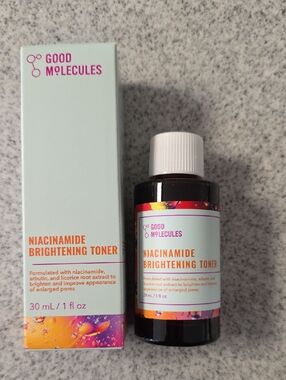 Good Molecules, Niacinamide Brightening Toner – Mint Green